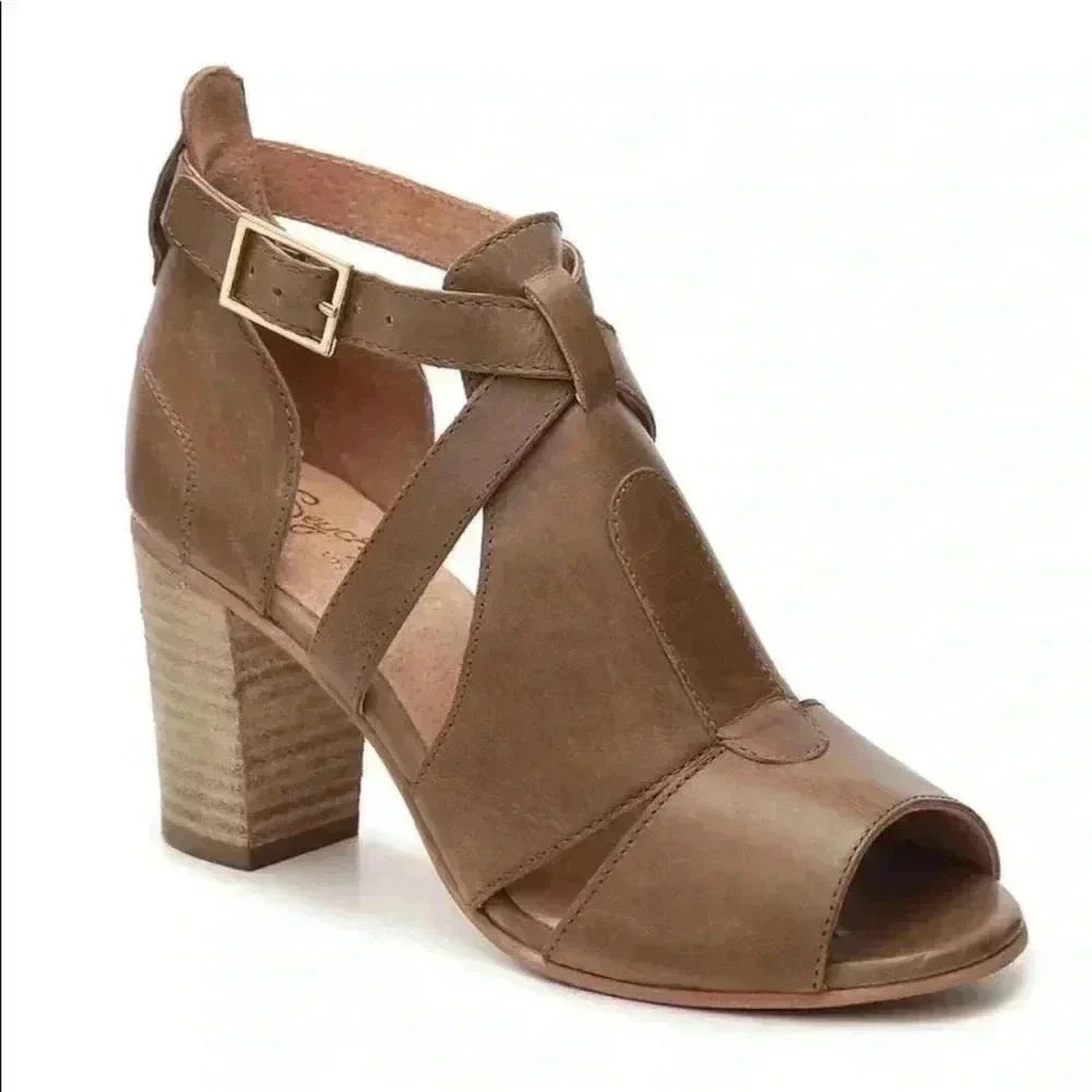Seychelles Thoughtful Sandals size 6